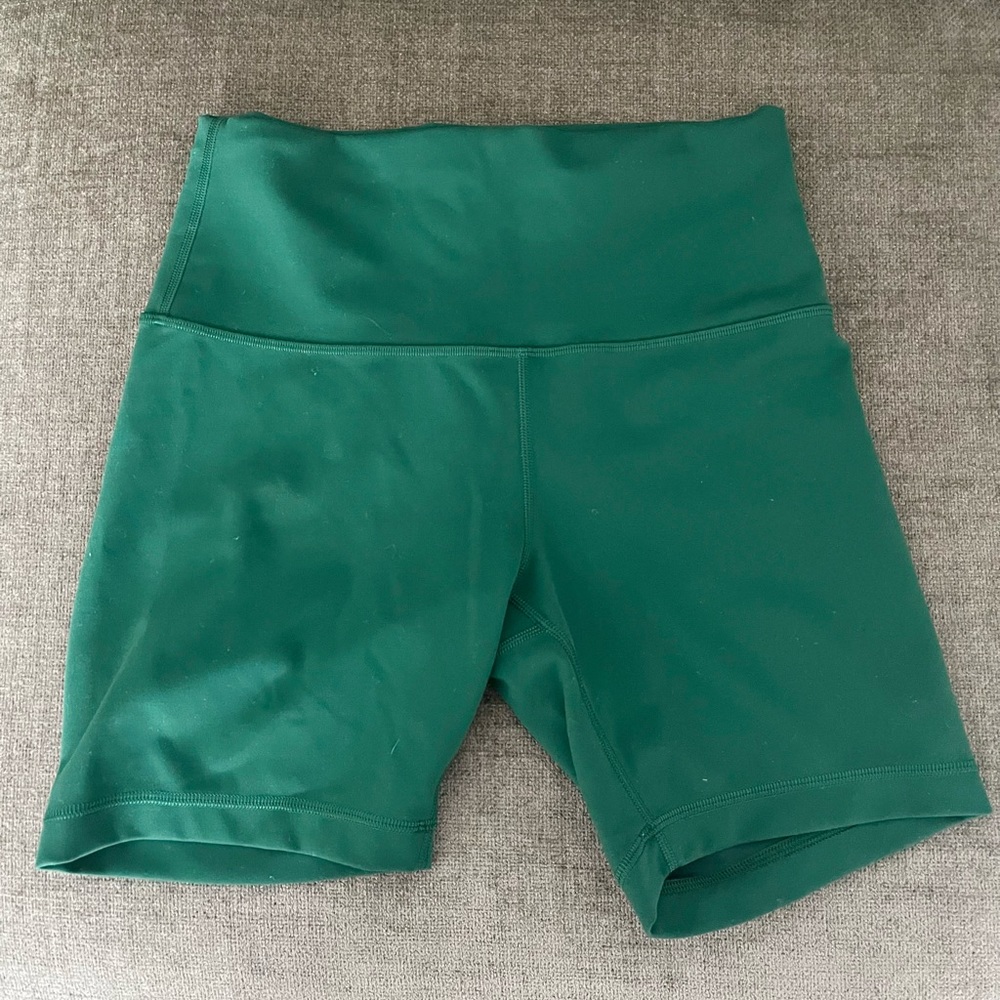 Lululemon Forest Green Wunder Train HR Shorts 6”